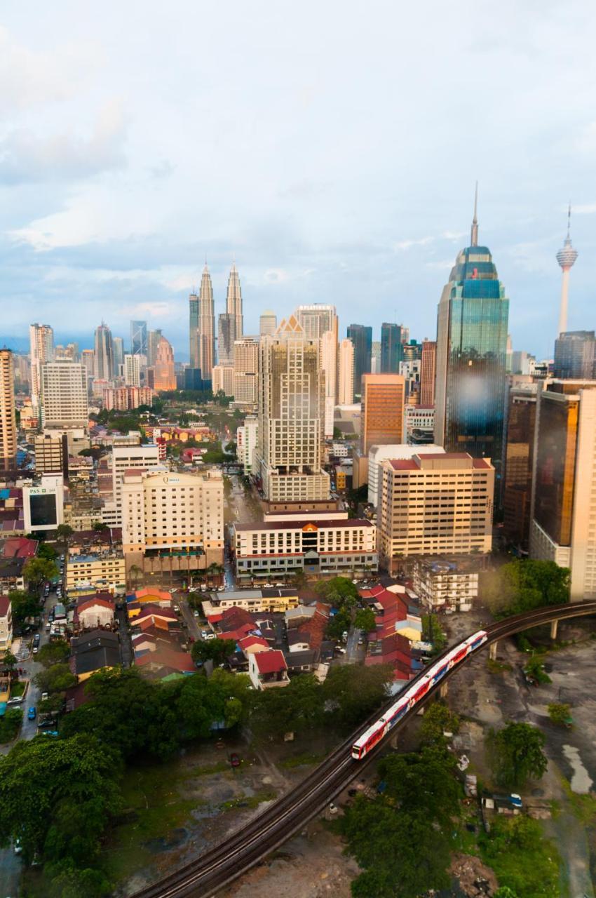 Tuxedo Kl No.1 Rooftop Pool W Skyscraper Views Hotel Kuala Lumpur Exterior photo