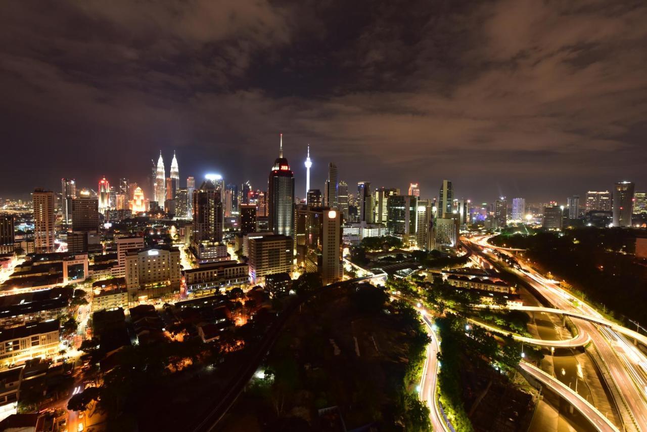 Tuxedo Kl No.1 Rooftop Pool W Skyscraper Views Hotel Kuala Lumpur Exterior photo