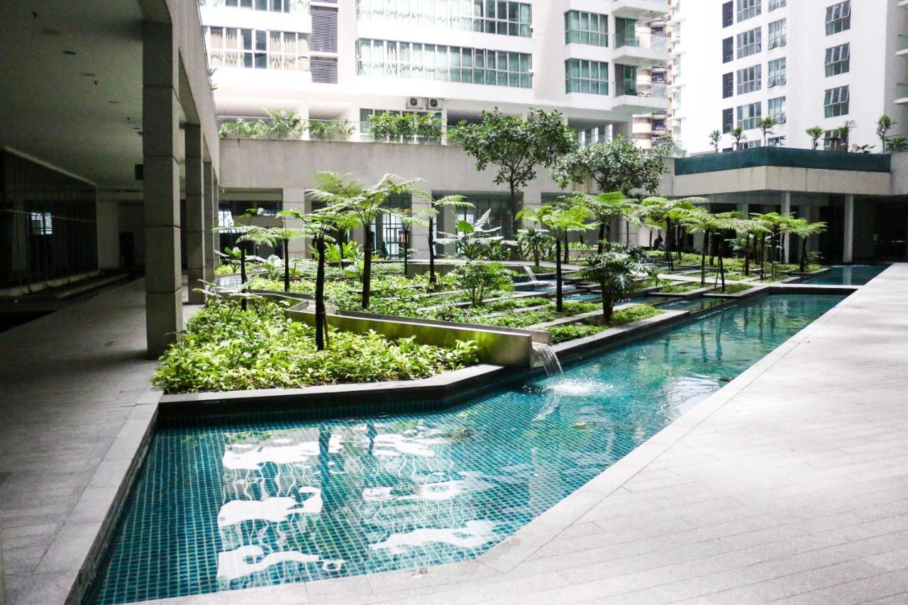 Tuxedo Kl No.1 Rooftop Pool W Skyscraper Views Hotel Kuala Lumpur Exterior photo