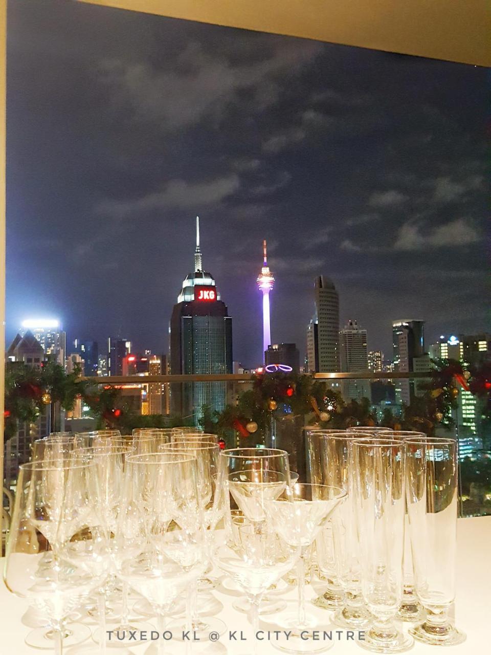 Tuxedo Kl No.1 Rooftop Pool W Skyscraper Views Hotel Kuala Lumpur Exterior photo